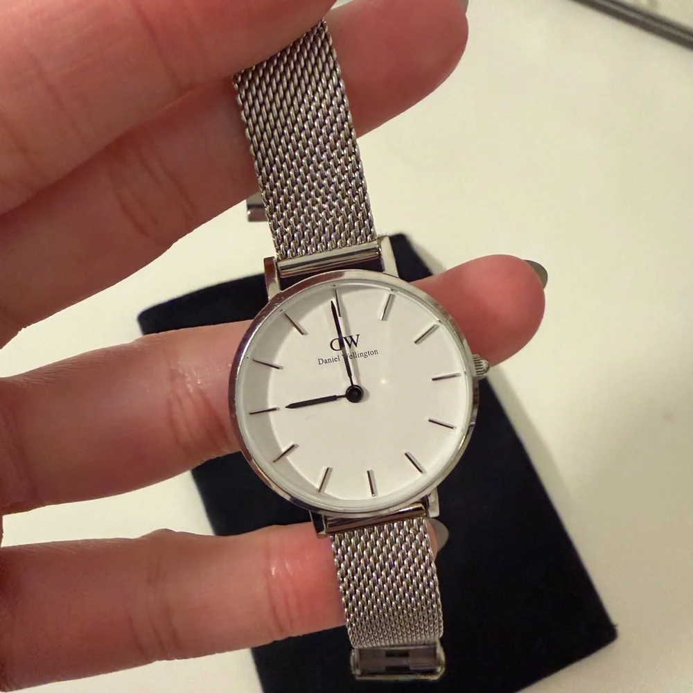 Daniel Wellington Watch - Picture 2 of 3